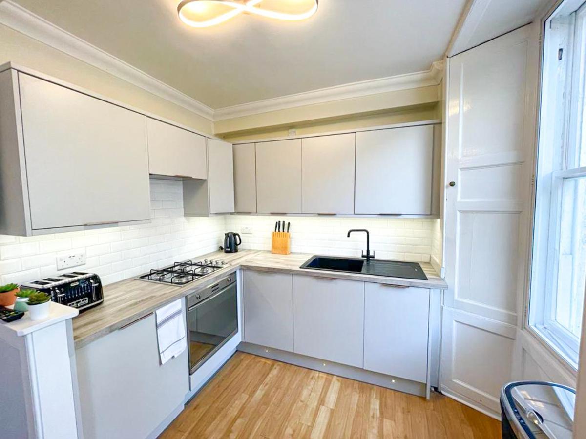 Rose Street'S Hidden Treasure- 2Bed Newly Refurbished Apt EDI Exterior photo