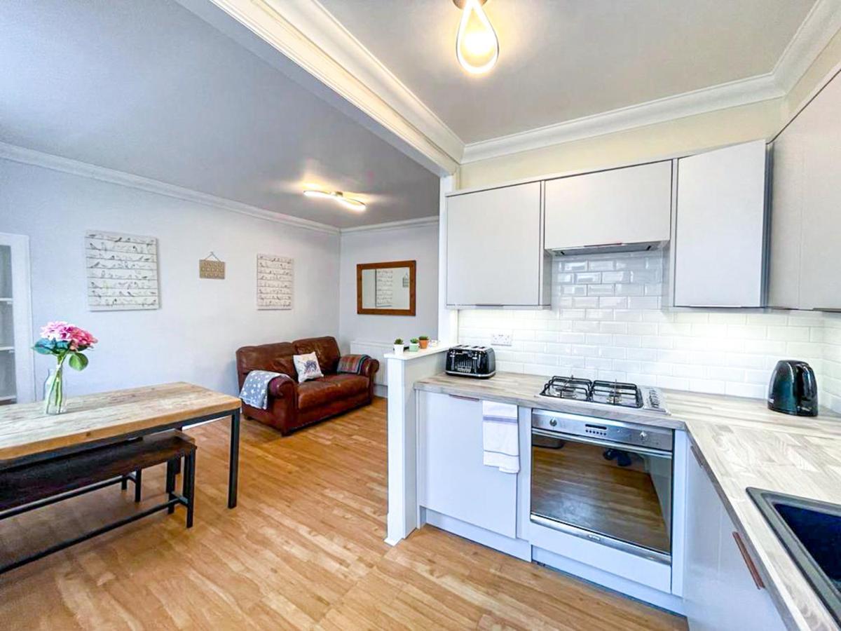 Rose Street'S Hidden Treasure- 2Bed Newly Refurbished Apt EDI Exterior photo